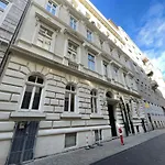 Budapest Paulay Apartments